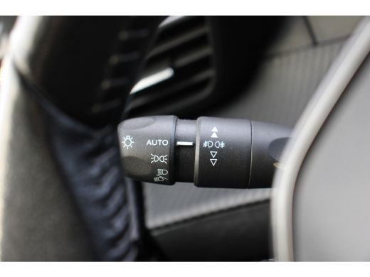 Peugeot e-2008 EV Allure Pack 50 kWh | ORIGINEEL NL! | 360 CAMERA | CLIMATE CONTROL | CRUISE CONTROL | APPLE CAR... ActivLease financial lease