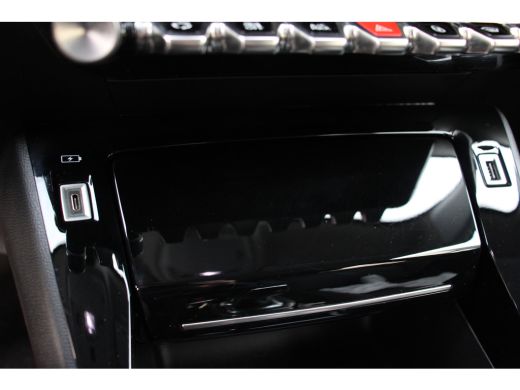 Peugeot e-2008 EV Allure Pack 50 kWh | ORIGINEEL NL! | 360 CAMERA | CLIMATE CONTROL | CRUISE CONTROL | APPLE CAR... ActivLease financial lease