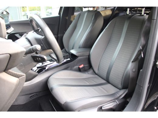 Peugeot e-2008 EV Allure Pack 50 kWh | ORIGINEEL NL! | 360 CAMERA | CLIMATE CONTROL | CRUISE CONTROL | APPLE CAR... ActivLease financial lease