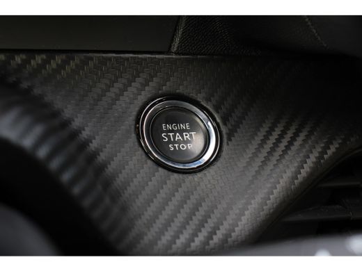 Peugeot e-2008 EV Allure Pack 50 kWh | ORIGINEEL NL! | 360 CAMERA | CLIMATE CONTROL | CRUISE CONTROL | APPLE CAR... ActivLease financial lease