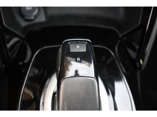 Peugeot e-2008 EV Allure Pack 50 kWh | ORIGINEEL NL! | 360 CAMERA | CLIMATE CONTROL | CRUISE CONTROL | APPLE CAR... ActivLease financial lease