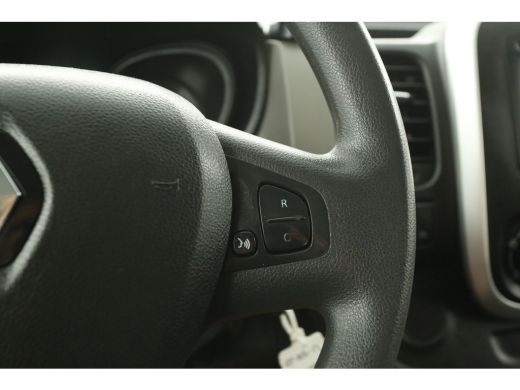 Renault Trafic 1.6 dCi T29 L1H1 Airco Cruise Trekhaak Navi 3 Persoons Parkeersensoren Elektrpakket ActivLease financial lease