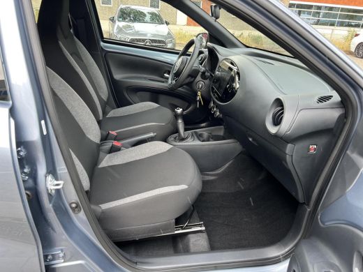 Toyota Aygo 1.0 VVT-i MT Play ActivLease financial lease