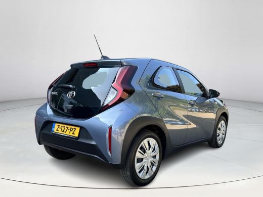 Toyota Aygo 1.0 VVT-i MT Play ActivLease financial lease
