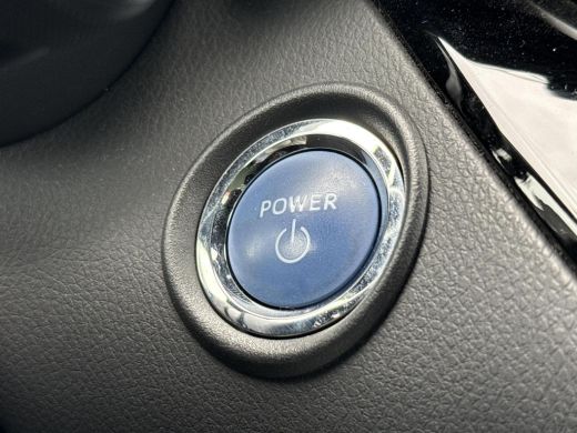 Toyota C-HR 1.8 Hybrid First Edition **NAVIGATIE/ DODEHOEK DETECTIE/ STOELVERWARMING/ GARANTIE** ActivLease financial lease