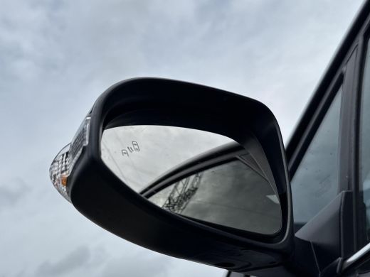 Toyota C-HR 1.8 Hybrid First Edition **NAVIGATIE/ DODEHOEK DETECTIE/ STOELVERWARMING/ GARANTIE** ActivLease financial lease
