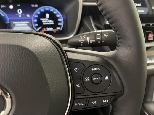 Toyota Corolla Cross Hybrid 140 Style Premium Pack ActivLease financial lease