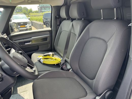 Volkswagen ID. Buzz Cargo Cargo LEASE EDITION **850EU per maand!** 79 kWh 286 PK | Trekhaak | 3 Zits | App Connect | Camera ActivLease financial lease