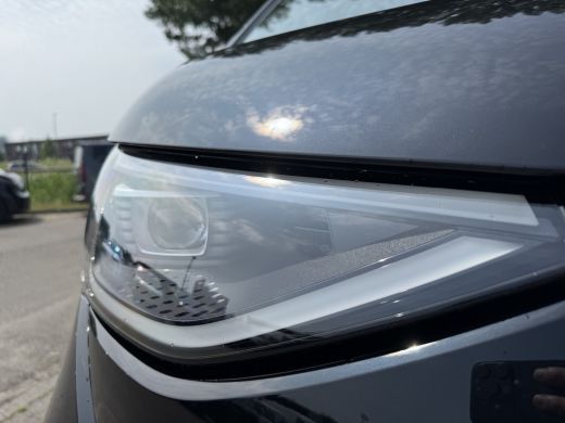 Volkswagen ID. Buzz Cargo Cargo LEASE EDITION **850EU per maand!** 79 kWh 286 PK | Trekhaak | 3 Zits | App Connect | Camera ActivLease financial lease