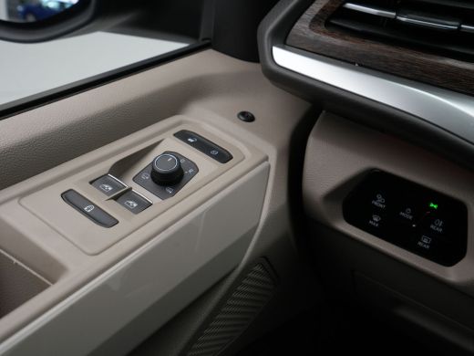 Volkswagen Multivan 1.4 eHybrid 218pk L2H1 Style Leder Standkachel El. Schuifdeuren Side Assist Camera Carplay ActivLease financial lease
