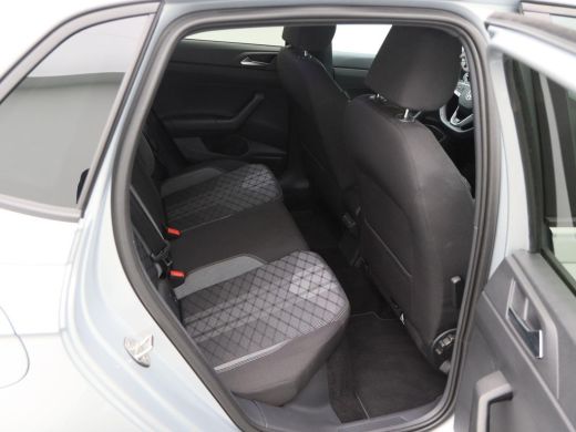 Volkswagen Polo 1.0 TSi 110 Pk Automaat R-Line Business | LED | 16 Inch | Privacy Glass | Parkeersensoren V+A | C... ActivLease financial lease
