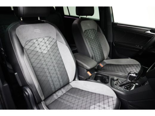 Volkswagen Tiguan Allspace 2.0 TSI 7-Persoons R-Line | Black Pack | Trekhaak Wegklapbaar | ActivLease financial lease