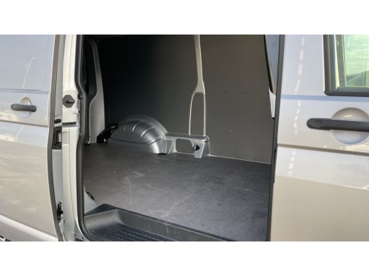 Volkswagen Transporter 2.0 TDI L2H1 28 . ActivLease financial lease
