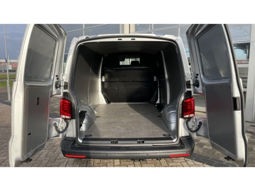 Volkswagen Transporter 2.0 TDI L2H1 28 . ActivLease financial lease