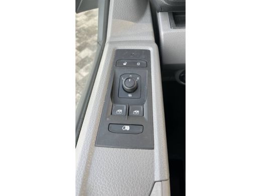 Volkswagen Transporter 2.0 TDI L2H1 28 . ActivLease financial lease