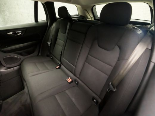Volvo  V60 2.0 B3 Business Sport 177Pk Automaat (APPLE CARPLAY, GROOT NAVI, ADAPTIVE CRUISE, SPORTSTOELEN, K... ActivLease financial lease