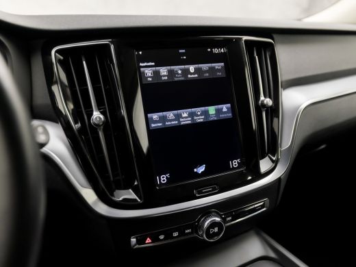 Volvo  V60 2.0 B3 Business Sport 177Pk Automaat (APPLE CARPLAY, GROOT NAVI, ADAPTIVE CRUISE, SPORTSTOELEN, K... ActivLease financial lease