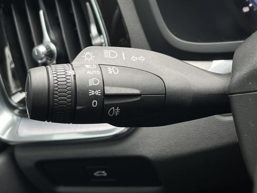 Volvo  V60 2.0 B3 Essential Edition | Achterbank verwarmd | Apple Carplay/Android Auto|telefoonintegratie pr... ActivLease financial lease