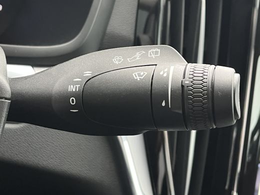Volvo  V60 2.0 B3 Essential Edition | Achterbank verwarmd | Apple Carplay/Android Auto|telefoonintegratie pr... ActivLease financial lease