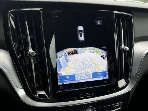 Volvo  V60 2.0 B3 Essential Edition | Achterbank verwarmd | Apple Carplay/Android Auto|telefoonintegratie pr... ActivLease financial lease