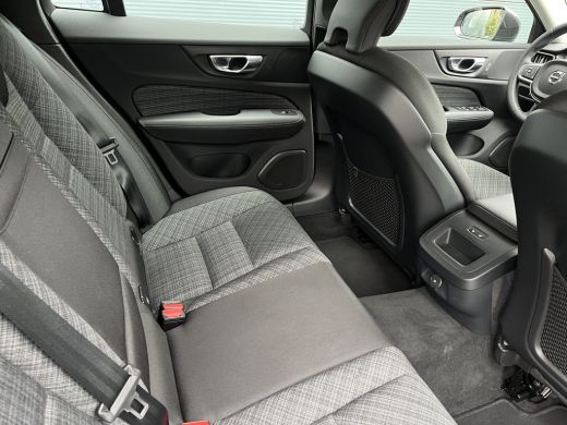 Volvo  V60 2.0 B3 Essential Edition | Achterbank verwarmd | Apple Carplay/Android Auto|telefoonintegratie pr... ActivLease financial lease
