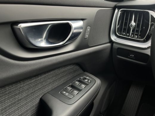 Volvo  V60 2.0 B3 Essential Edition | Achterbank verwarmd | Apple Carplay/Android Auto|telefoonintegratie pr... ActivLease financial lease