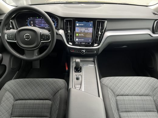 Volvo  V60 2.0 B3 Essential Edition | Achterbank verwarmd | Apple Carplay/Android Auto|telefoonintegratie pr... ActivLease financial lease
