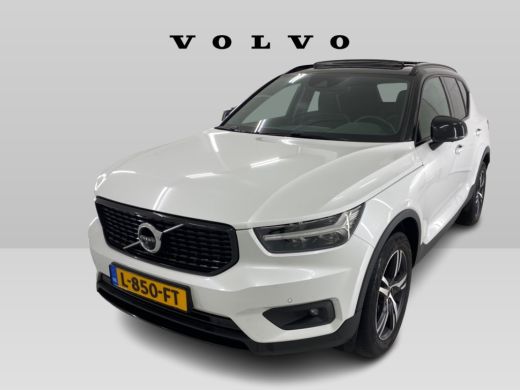 Volvo XC40 1.5 T2 R-Design | Pano | Intellisafe | Keyless | Harman Kardon | 360Cam. Volvo XC40 1.5 T2 R-Design | Pano | Intellisafe | Keyless | Harman Kardon | 360Cam.