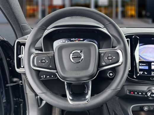 Volvo  XC40 T4 Recharge R-Design | Leder/Nubuck | Adaptieve cruise | BLIS | Parkeercamera | Stoel/stuurverwar... ActivLease financial lease