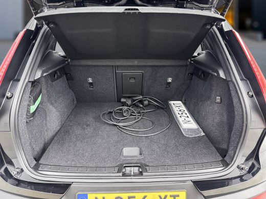 Volvo  XC40 T4 Recharge R-Design | Leder/Nubuck | Adaptieve cruise | BLIS | Parkeercamera | Stoel/stuurverwar... ActivLease financial lease