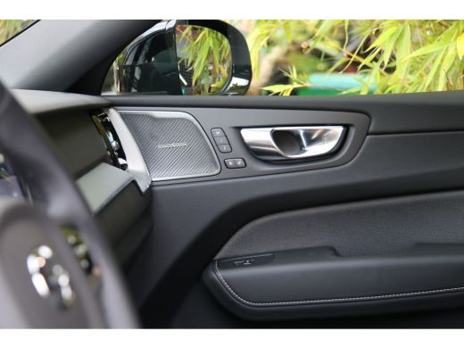 Volvo  XC60 2.0 T6 Plug-in hybrid AWD Plus Dark | Harman/Kardon | Panoramadak | 360 Camera | Pilot Assist | 2... ActivLease financial lease