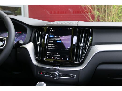 Volvo  XC60 2.0 T6 Plug-in hybrid AWD Plus Dark | Harman/Kardon | Panoramadak | 360 Camera | Pilot Assist | 2... ActivLease financial lease