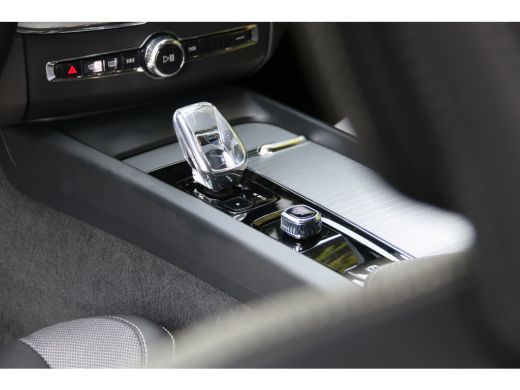 Volvo  XC60 2.0 T6 Plug-in hybrid AWD Plus Dark | Harman/Kardon | Panoramadak | 360 Camera | Pilot Assist | 2... ActivLease financial lease