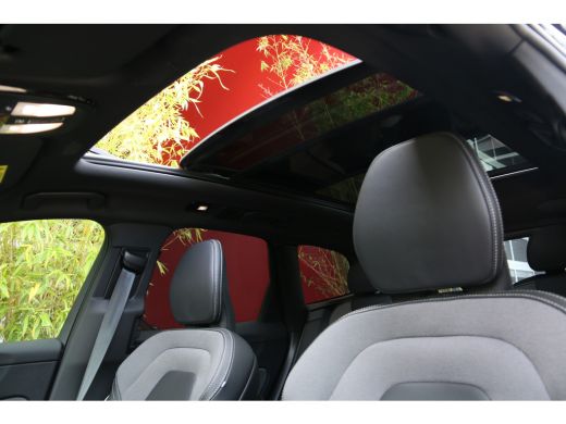 Volvo  XC60 2.0 T6 Plug-in hybrid AWD Plus Dark | Harman/Kardon | Panoramadak | 360 Camera | Pilot Assist | 2... ActivLease financial lease