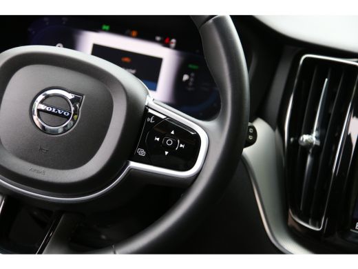 Volvo  XC60 2.0 T6 Plug-in hybrid AWD R-Design | Long Range! | Panoramadak | Memory seat | Keyless | Camera ActivLease financial lease
