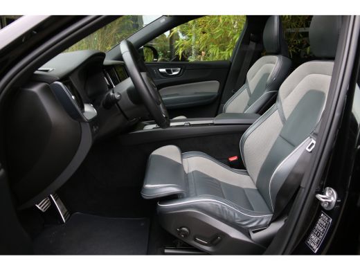 Volvo  XC60 2.0 T6 Plug-in hybrid AWD R-Design | Long Range! | Panoramadak | Memory seat | Keyless | Camera ActivLease financial lease