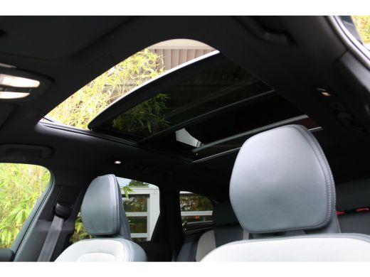 Volvo  XC60 2.0 T6 Plug-in hybrid AWD R-Design | Long Range! | Panoramadak | Memory seat | Keyless | Camera ActivLease financial lease