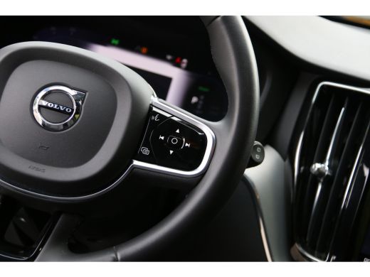 Volvo  XC60 2.0 T6 Plug-in hybrid AWD R-Design | Panoramadak | 360 Camera | Memory Seats | Pilot Assist | 21"... ActivLease financial lease