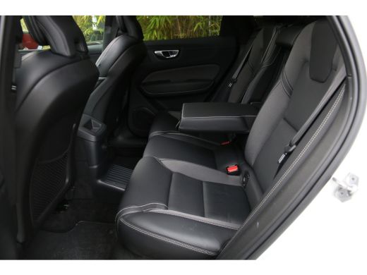 Volvo  XC60 2.0 T6 Plug-in hybrid AWD R-Design | Panoramadak | 360 Camera | Memory Seats | Pilot Assist | 21"... ActivLease financial lease