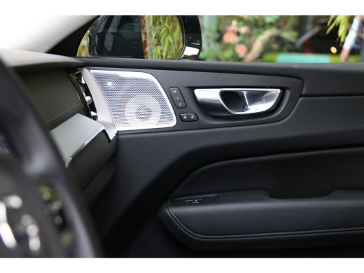 Volvo  XC60 2.0 T6 Plug-in hybrid AWD Ultra Dark | Luchtvering | Bowers&Wilkins | Trekhaak | 360 Camera | Pil... ActivLease financial lease