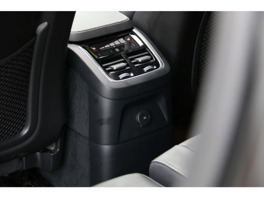 Volvo  XC90 2.0 T8 Plug-in hybrid AWD Ultra Dark | Bowers&Wilkins | Luchtvering | Trekhaak | 360 Camera | Pil... ActivLease financial lease