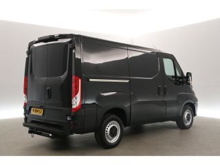 Iveco Daily 2.3 300 L1H1 3500KG Trekgew. Trekhaak Airco 3 Persoons Elektrpakket Schuifdeur