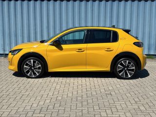 Peugeot 208 GT-Line Panoramisch glasdak | Achteruitrijcamera | Airco AUTO | Cruise control Adaptief | Fullscr...