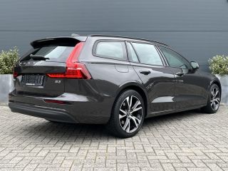 Volvo  V60 2.0 B3 Essential Edition | Achterbank verwarmd | Apple Carplay/Android Auto|telefoonintegratie pr...