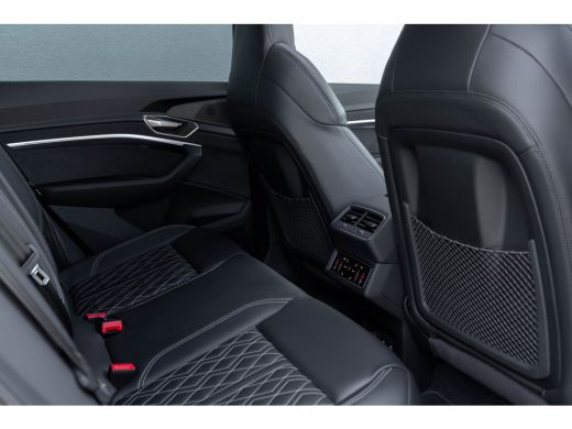 Audi e-tron S Quattro 371kW / Luchtvering/ Standkachel/ Adaptive Cruise Control/ Trekhaak/ Panoramadak/ 371kW... ActivLease financial lease