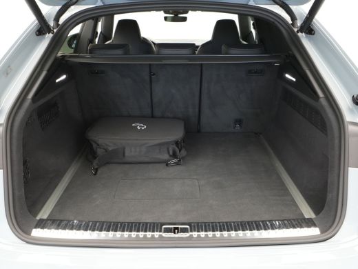 Audi Q8 55 TFSI e 380pk quattro Pro Line S-Line Navigatie Luchtvering Stoelmemory Bang & Olufsen 83 ActivLease financial lease