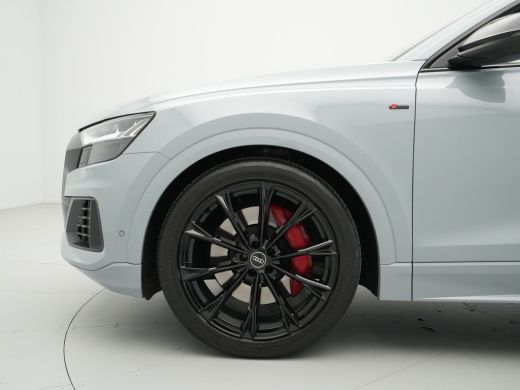 Audi Q8 55 TFSI e 380pk quattro Pro Line S-Line Navigatie Luchtvering Stoelmemory Bang & Olufsen 83 ActivLease financial lease