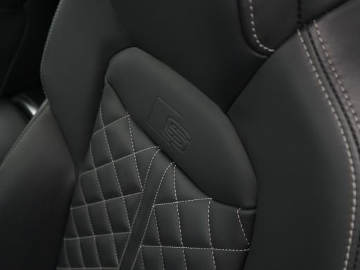 Audi Q8 55 TFSI e 380pk quattro Pro Line S-Line Navigatie Luchtvering Stoelmemory Bang & Olufsen 83 ActivLease financial lease