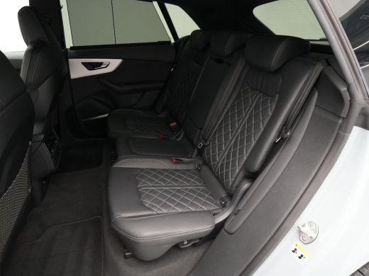 Audi Q8 55 TFSI e 380pk quattro Pro Line S-Line Navigatie Luchtvering Stoelmemory Bang & Olufsen 83 ActivLease financial lease