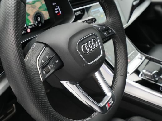 Audi Q8 55 TFSI e 380pk quattro Pro Line S-Line Navigatie Luchtvering Stoelmemory Bang & Olufsen 83 ActivLease financial lease